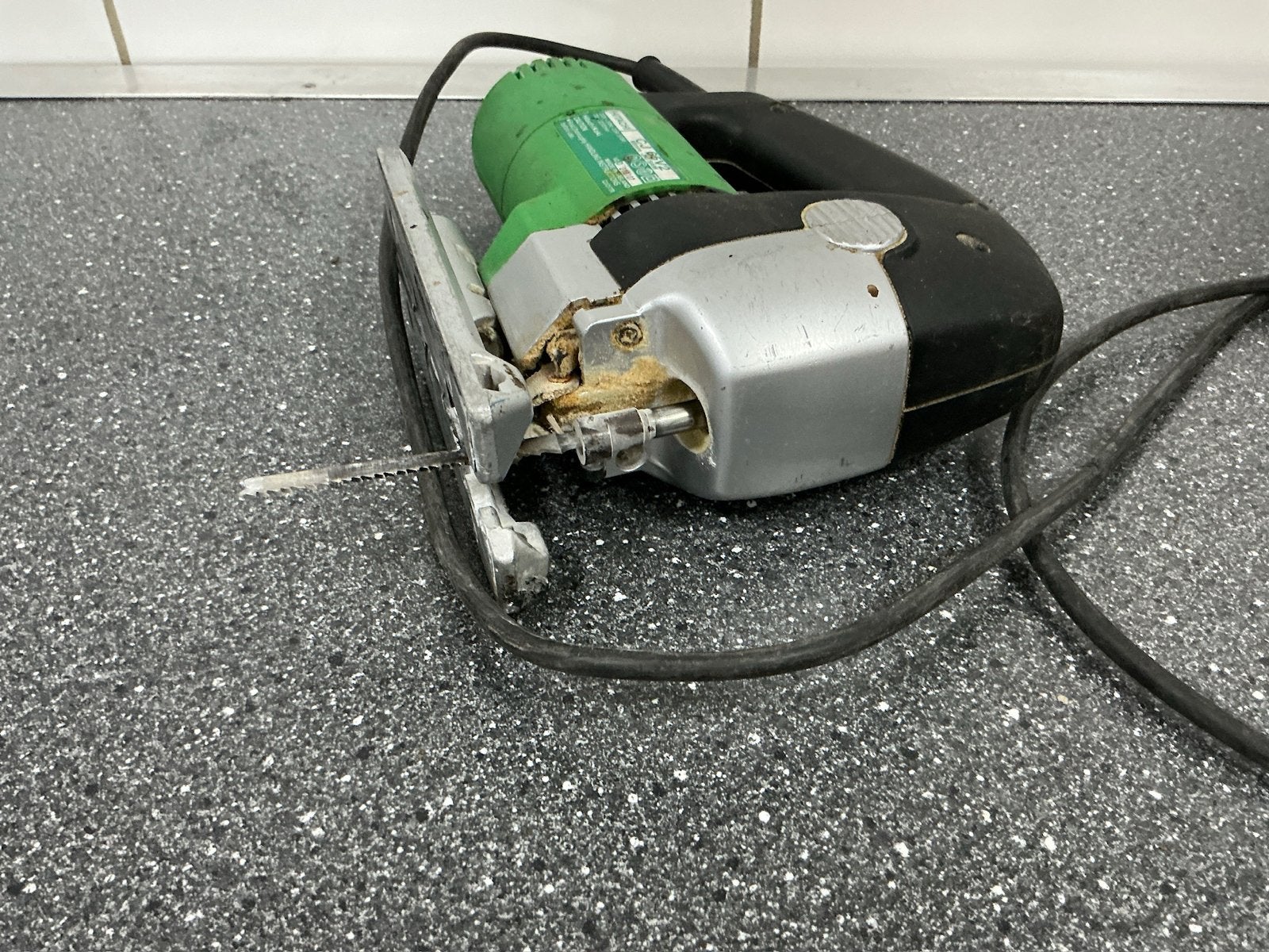 Hitachi CJ 65V2 Decoupeerzaag - 570W, 65mm zaagdiepte, Doe-het-zelf en Verbouw, Gebruikt, Decoupeerzaag, 600 tot 1200 watt, Ophalen of Verzenden