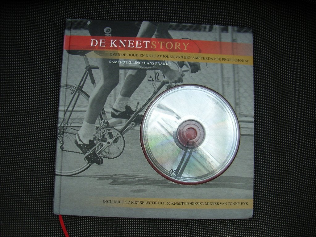 Uniek, gesigneerd boek + CD De Kneetstory - Hans Prakke, Ophalen of Verzenden, Zo goed als nieuw, Hans Prakke, Lopen en Fietsen