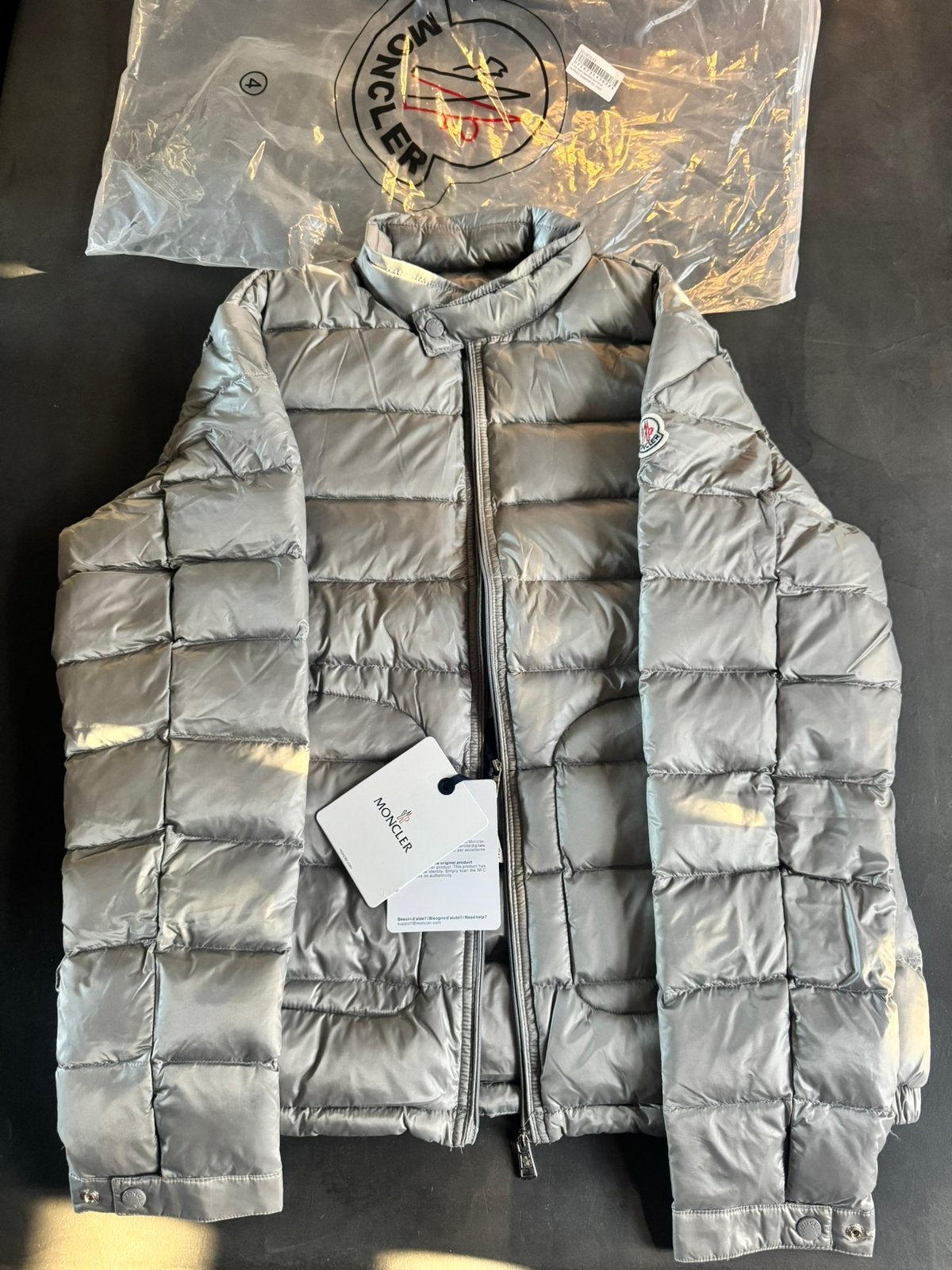 Moncler acorus jas maat L nieuw grijs, Kleding | Heren, Jassen | Zomer, Ophalen of Verzenden, Nieuw, Grijs