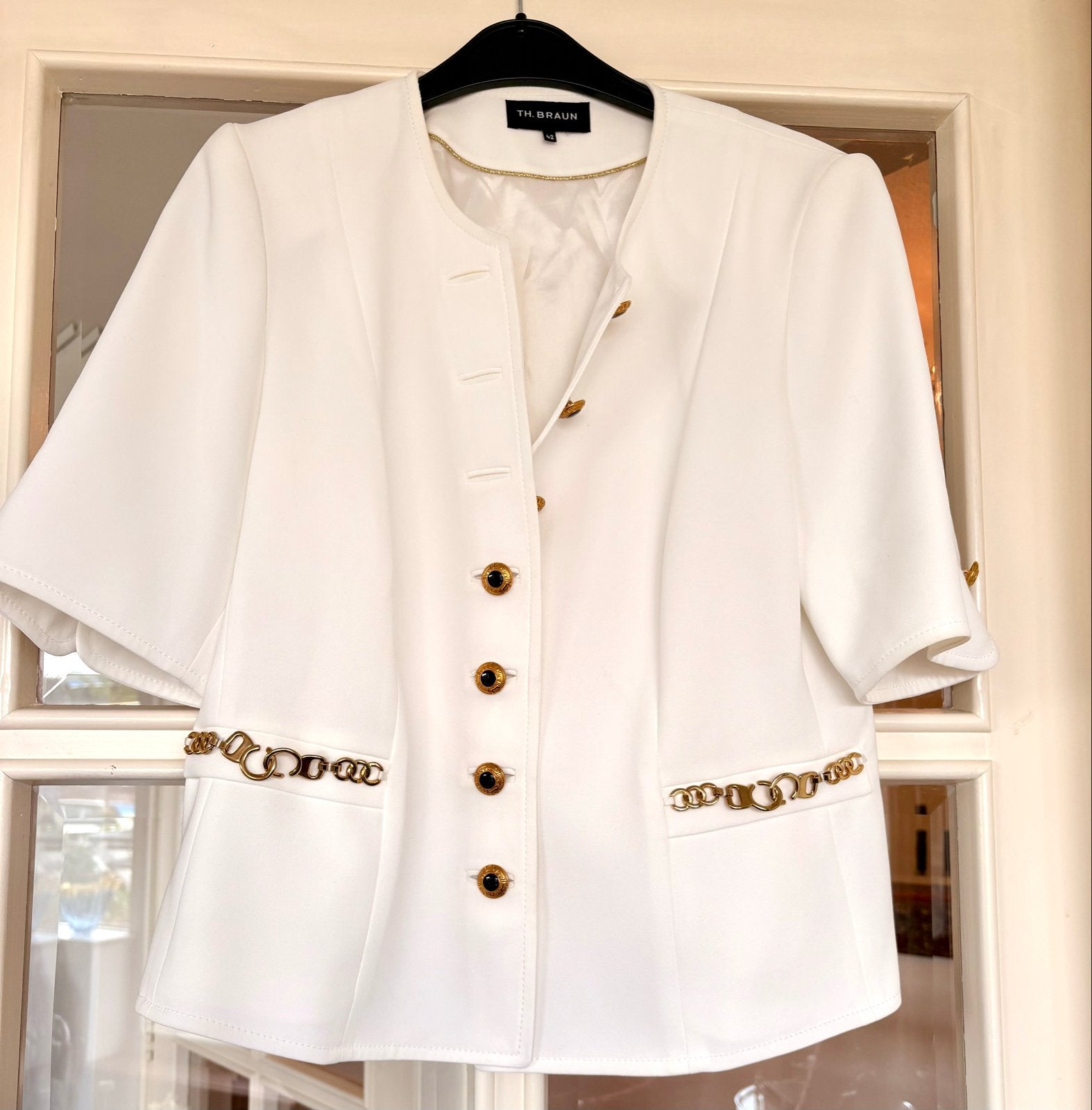 TH Braun Wit Jasje Maat 42 met Gouden Details, Kleding | Dames, Verzenden, Wit, Maat 42/44 (L), Zo goed als nieuw