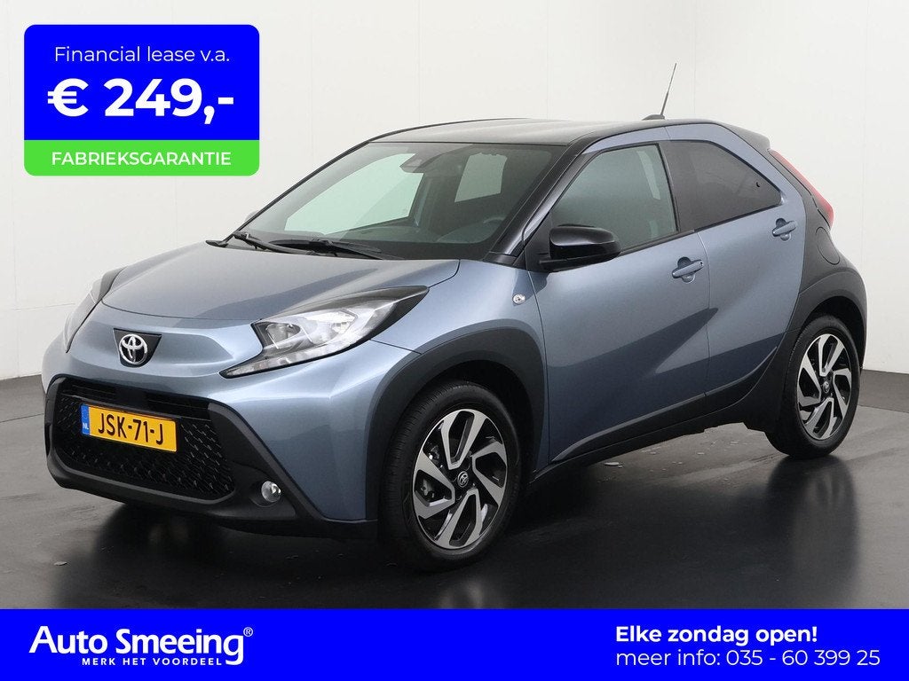 Toyota Aygo X 1.0 VVT-i MT Play Two-Tone | Camera | Stoelver, Auto's, Toyota, 12 maanden, Stof, Gebruikt, Euro 6