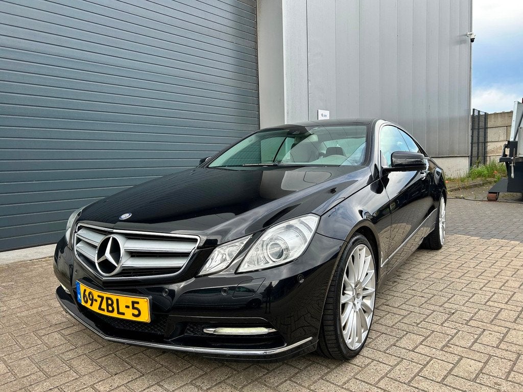 Mercedes-Benz E-klasse Coupé 200 CGI Elegance AUT NAVI, Automaat, Euro 5, 4 cilinders, 4 stoelen