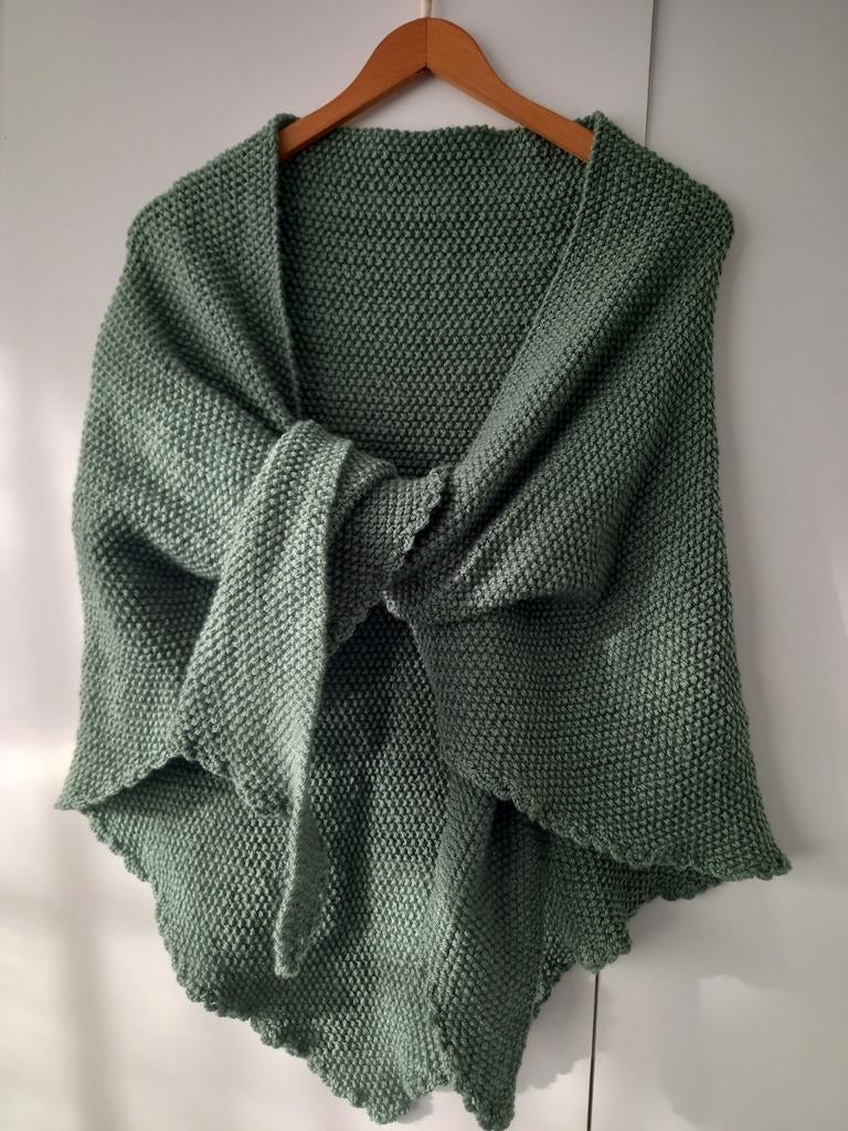 Nieuw gebreide omslagdoek, Ophalen of Verzenden, Nieuw, Maat 46/48 (XL) of groter, Blauw