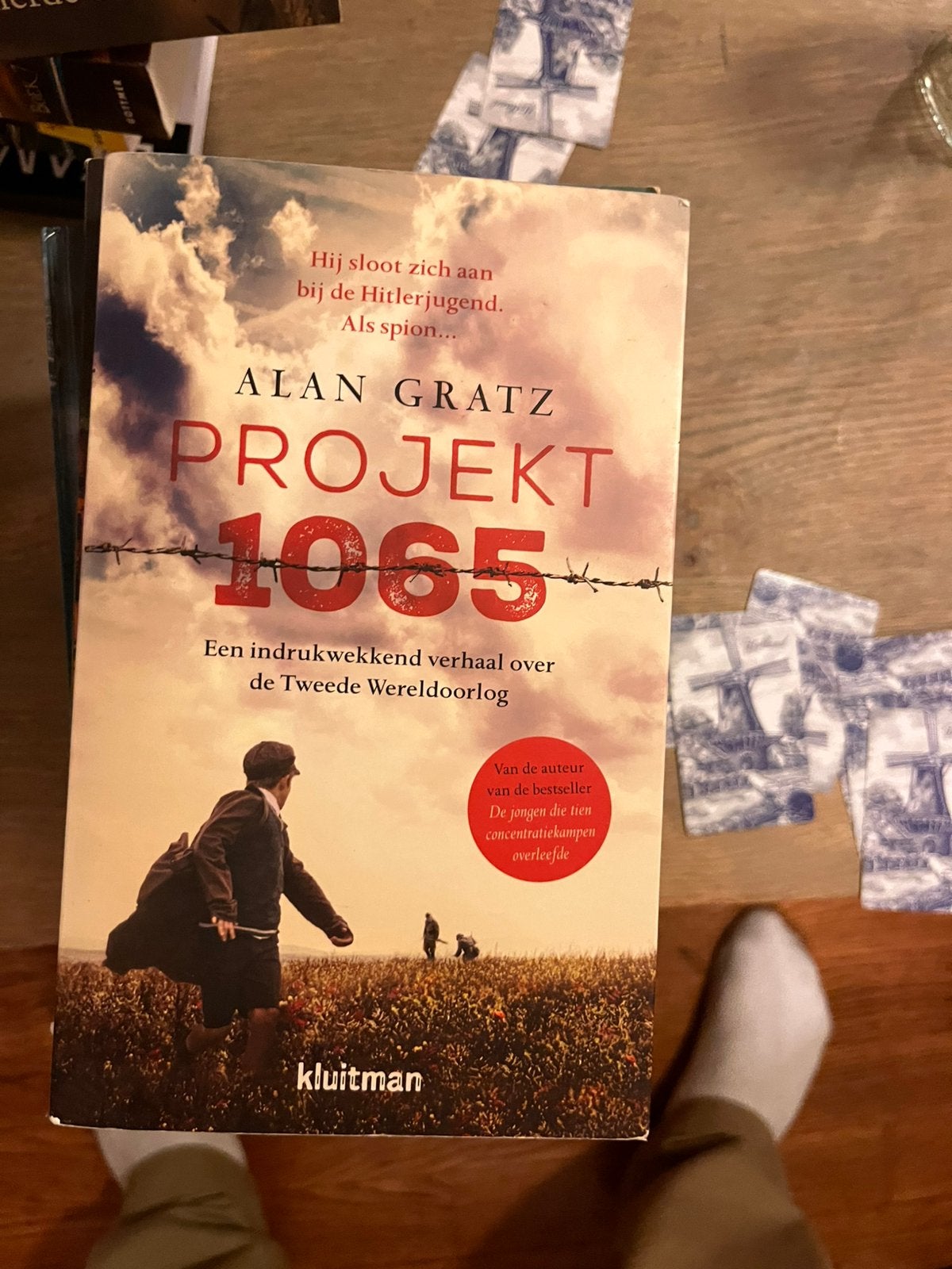 Project 1065 alan gratz, Ophalen of Verzenden, Zo goed als nieuw