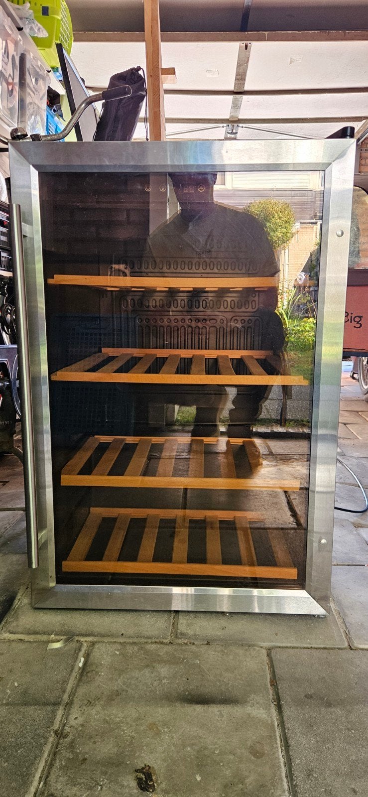 Wijnkoelkast,  Metro Professional GWC1040, Ophalen, Minder dan 85 cm, 100 tot 150 liter, 45 tot 60 cm