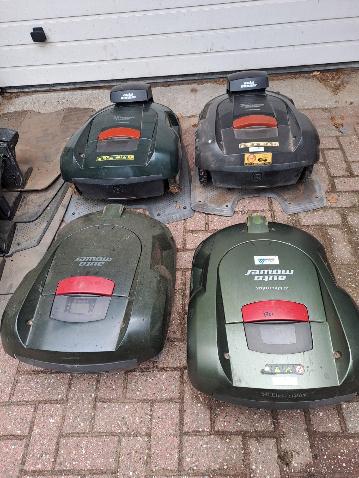 te koop Husqvarna robotmaaiers 230 ACX en 220 AC, Tuin en Terras, Robotmaaiers, Ophalen, Gebruikt, 20 tot 25 cm, Husqvarna