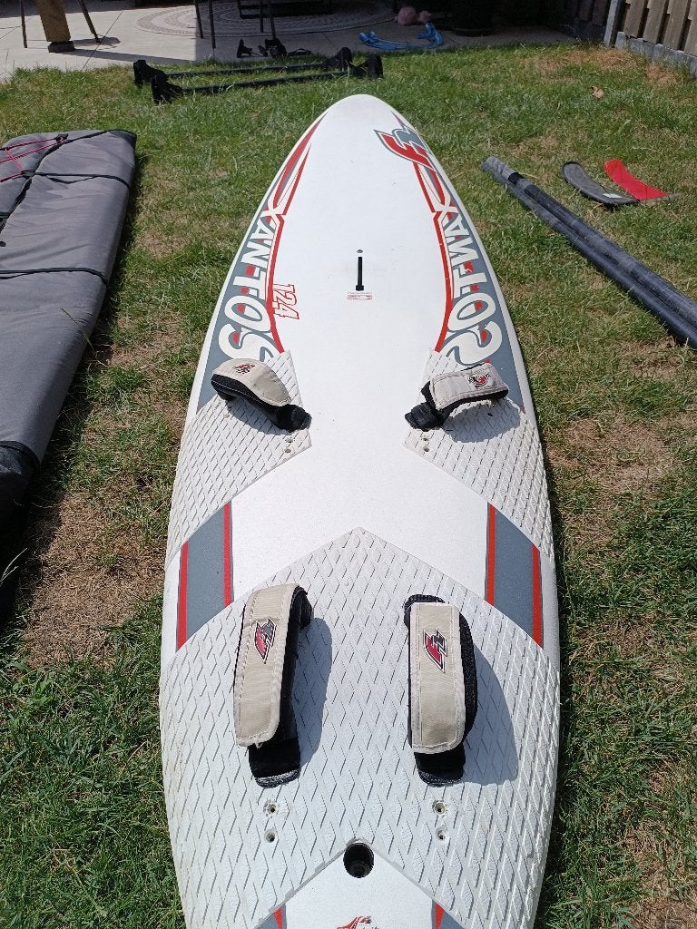 Complete beginners windsurf set - board, 2 zeilen en hoes, Watersport en Boten, Windsurfen, Ophalen, 250 tot 300 cm, Gebruikt