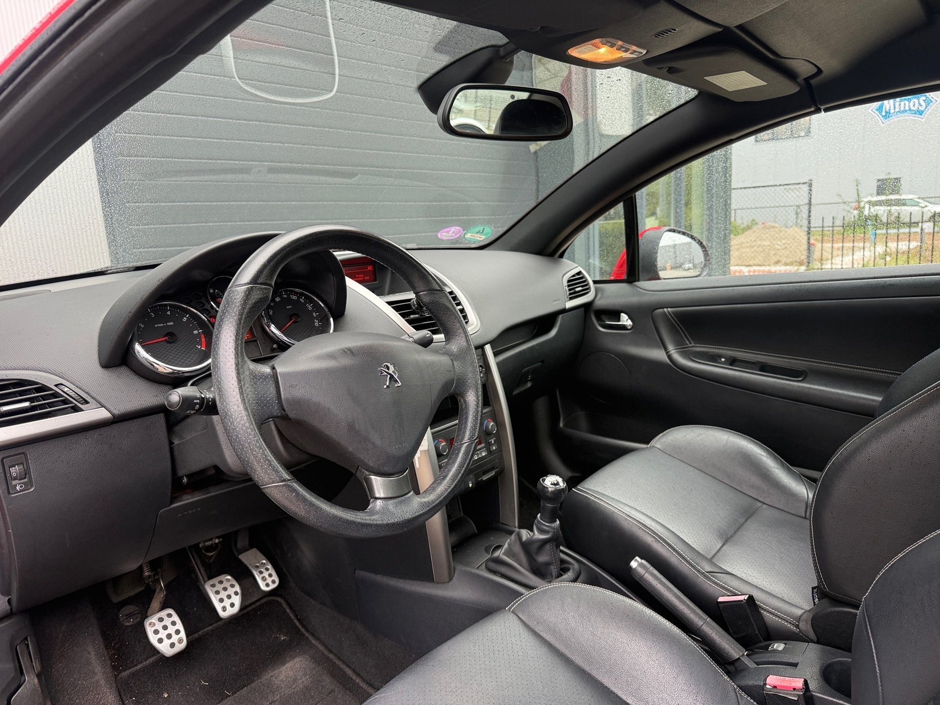 Peugeot 207 CC 1.6 VTi Griffe / LAGE KM / LEDER STOELVERWARM, Auto's, Voorwielaandrijving, Euro 5, Gebruikt, 4 cilinders