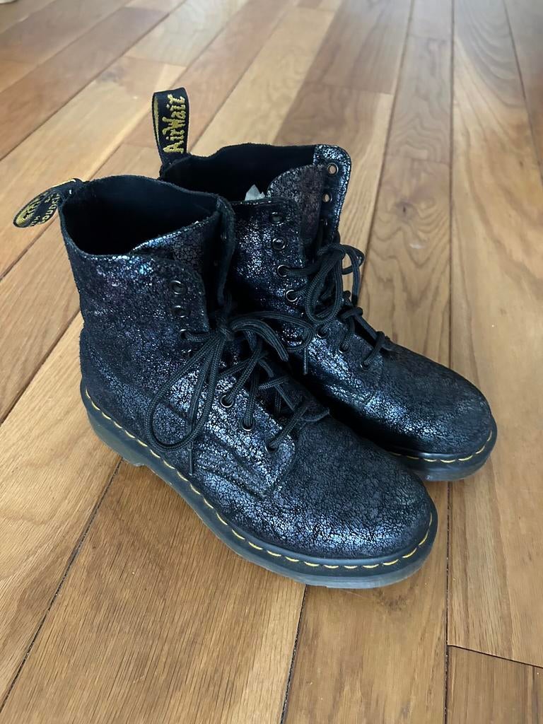 Dr. Martens AirWair  1460 Pascal. Zwart glitter, maat 39, Zwart, Lage of Enkellaarzen, Ophalen of Verzenden, Gedragen