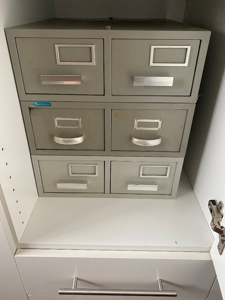 Metalen kastjes met lade voor gevulde  postzegelzakjes, Ophalen, Gebruikt