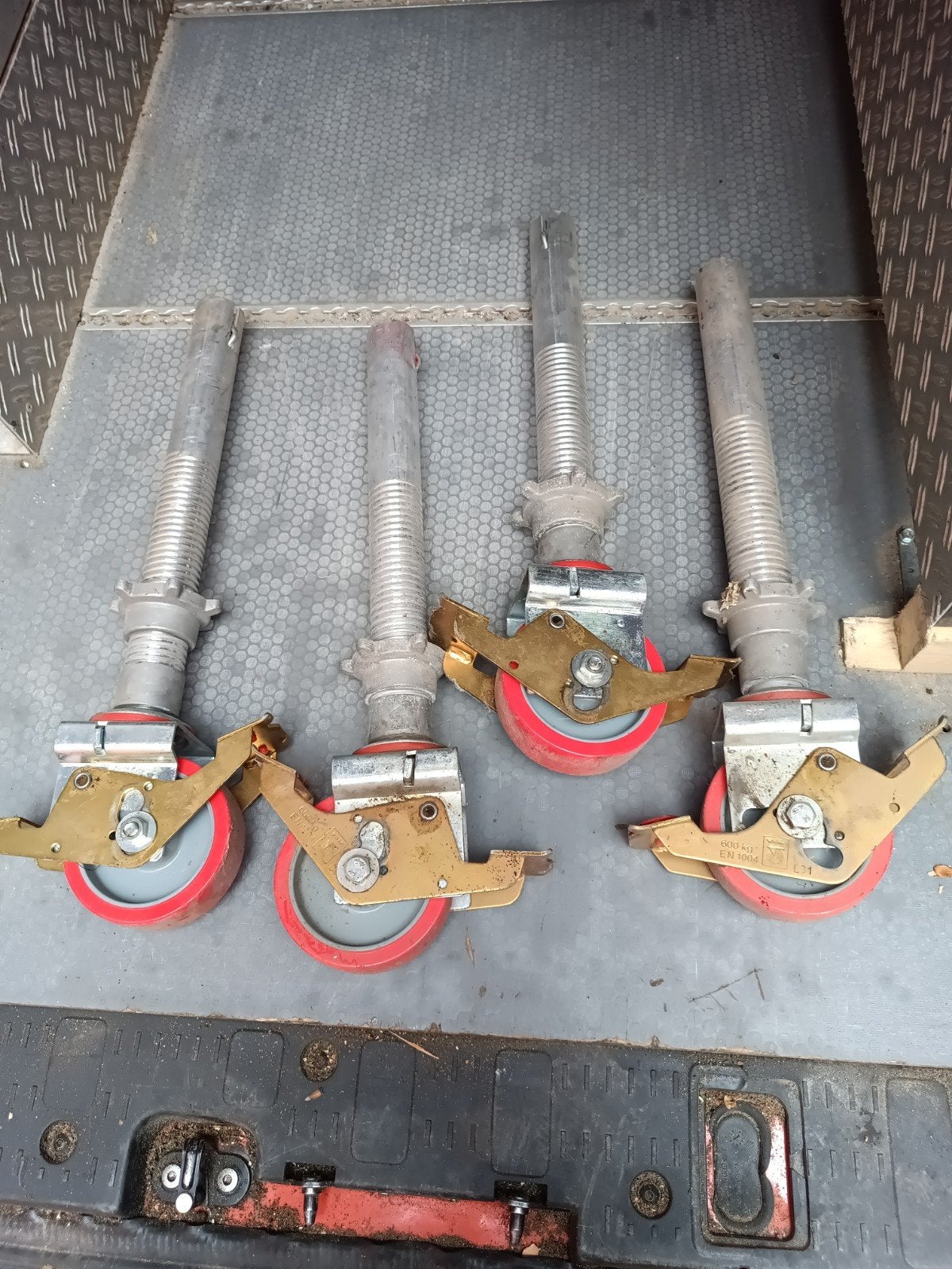 Steigerwielen met spindel, 600 kg, EN 1004, Doe-het-zelf en Verbouw, Ophalen, Overige typen, Minder dan 2 meter