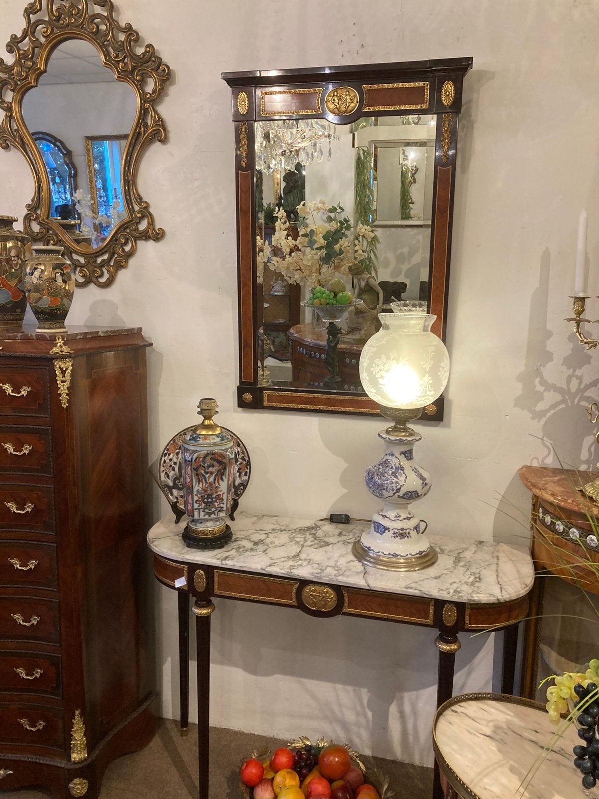 Antieke console met spiegel met bronzen plaquettes, Antiek en Kunst, Ophalen