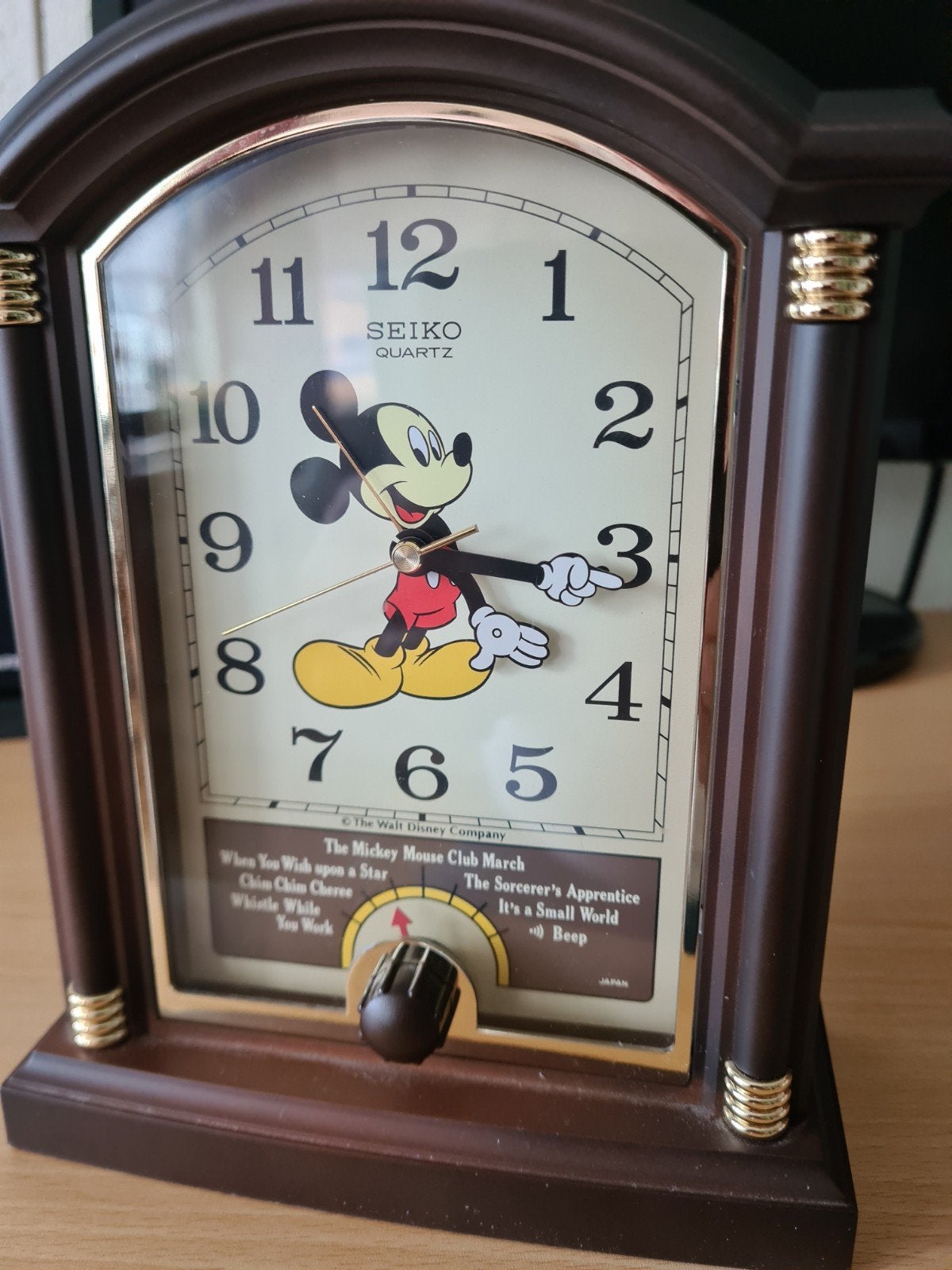 Seiko Mickey Mouse Tafelklok met muziek en alarm, Gebruikt, Analoog, Werkt op batterijen, Ophalen of Verzenden