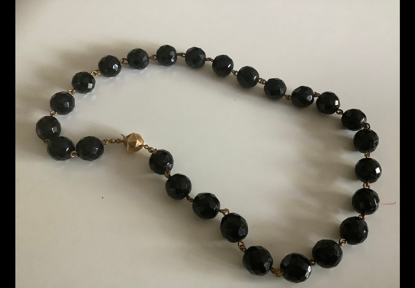 Foto 9 van Antieke Bloedkoraal ketting collier gouden slot 14 k goud