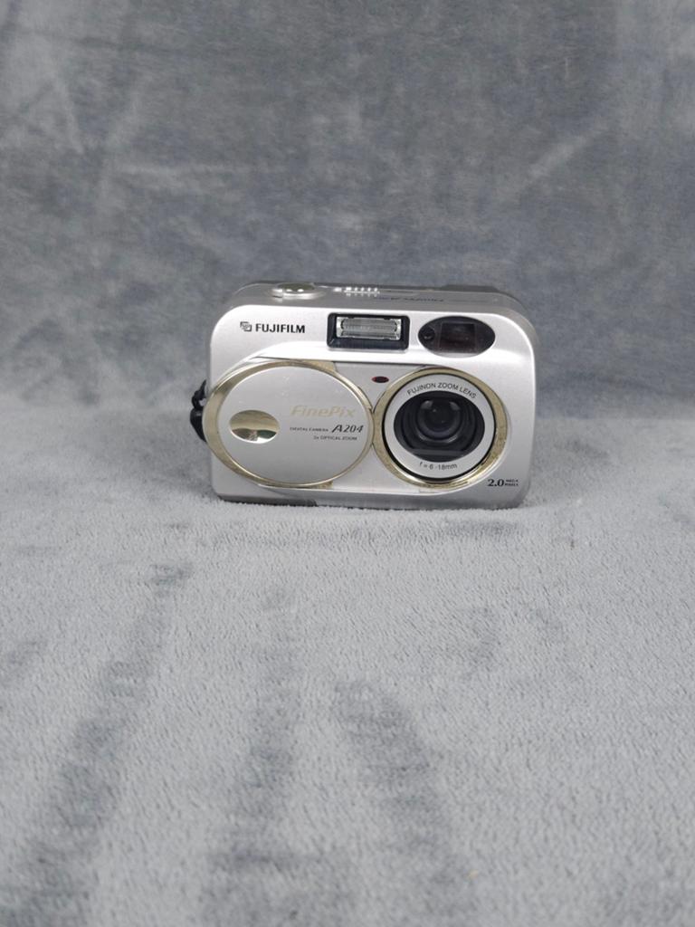 Fujifilm FinePix A204 Digitaal Camera Silver 2.0 MP Digicam-, ., Compact, Ophalen of Verzenden, Zo goed als nieuw
