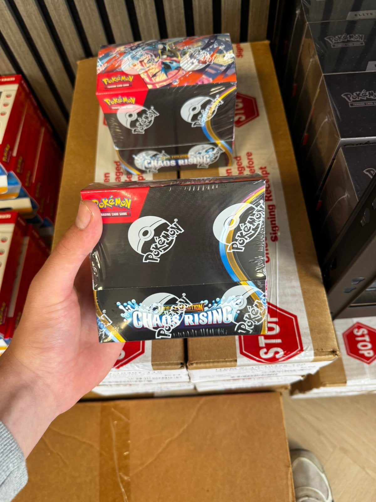 Pokemon chaos rising boosterboxen, Ophalen of Verzenden, Zo goed als nieuw, Boosterbox