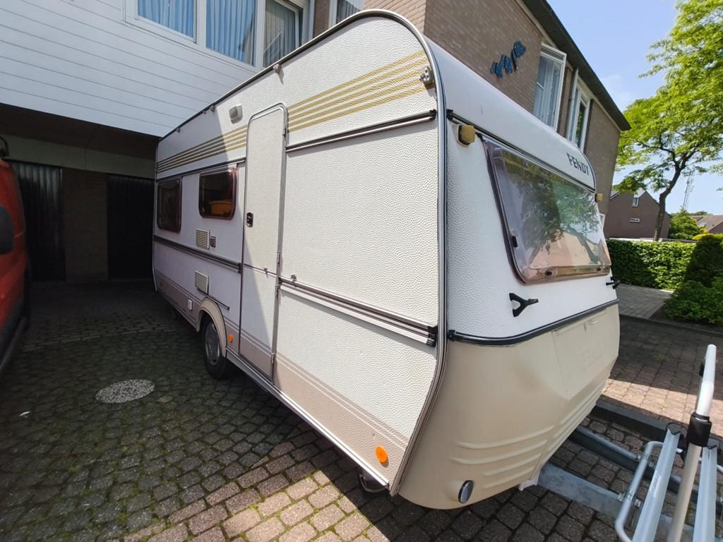 Fendt Favorit 470 SL stapelbed en voortent, Caravans en Kamperen, Vast bed, Schokbreker, 750 - 1000 kg, Particulier