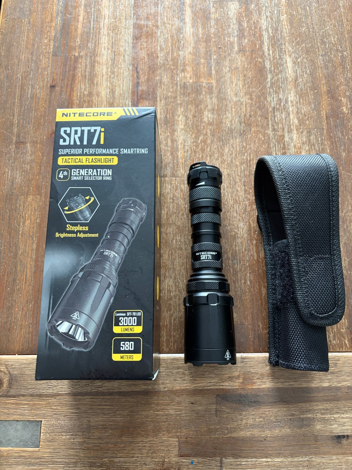 Nitecore SRT7i Tactische Zaklamp - 3000 Lumen, Ophalen of Verzenden, Zo goed als nieuw, Accu