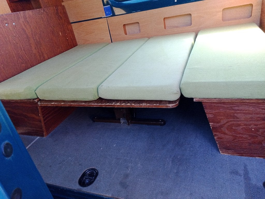 Tafel EN SLAAPBANK COMBINATIE VOOR CAMIONETTE+kussens, Ophalen, Gebruikt
