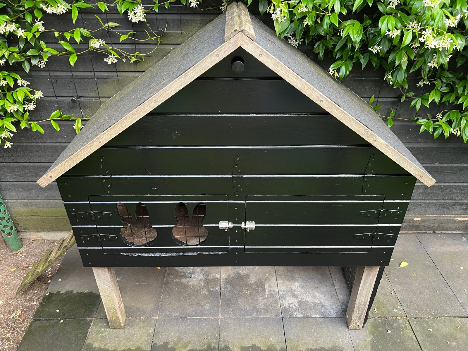 Mooi zwart konijnenhok🐰🏠, Dieren en Toebehoren, Knaagdieren en Konijnen | Hokken en Kooien, Ophalen, 90 cm of meer, Konijn, Hok