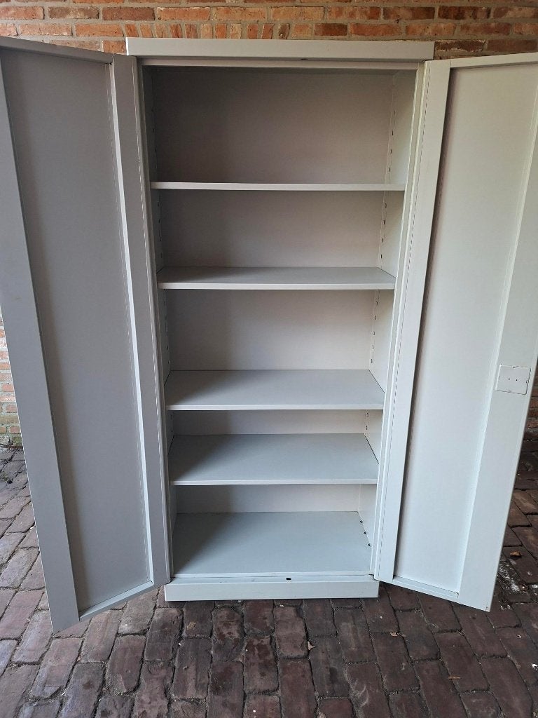 Foto 3 van Goede, degelijke archiefkast, dossierkast, metalen kast!