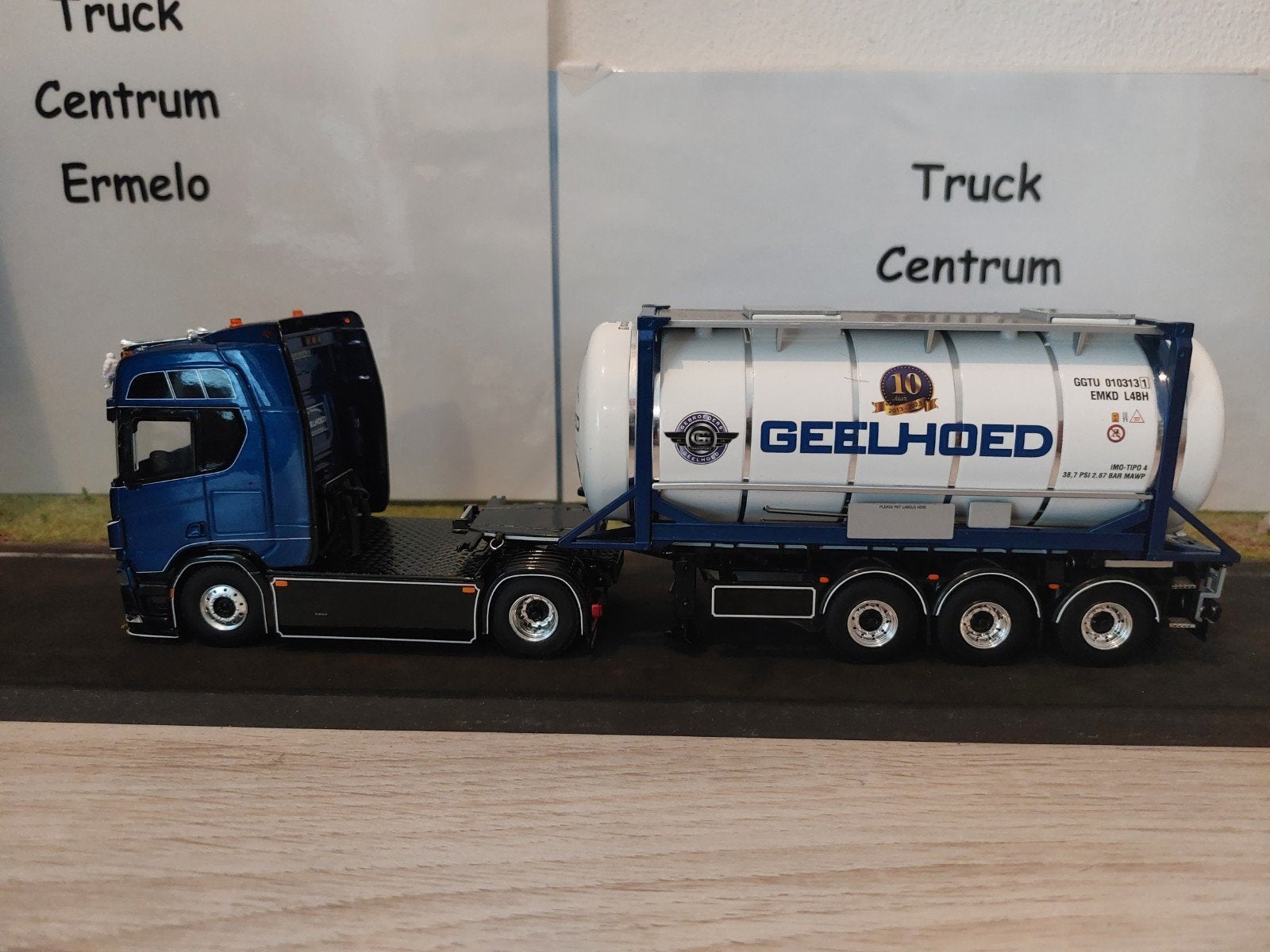 GEELHOED; SCANIA R HIGHLINE CR20H 4X2
Met tank trailer Gaat, Ophalen of Verzenden, Nieuw, Bus of Vrachtwagen, Wsi