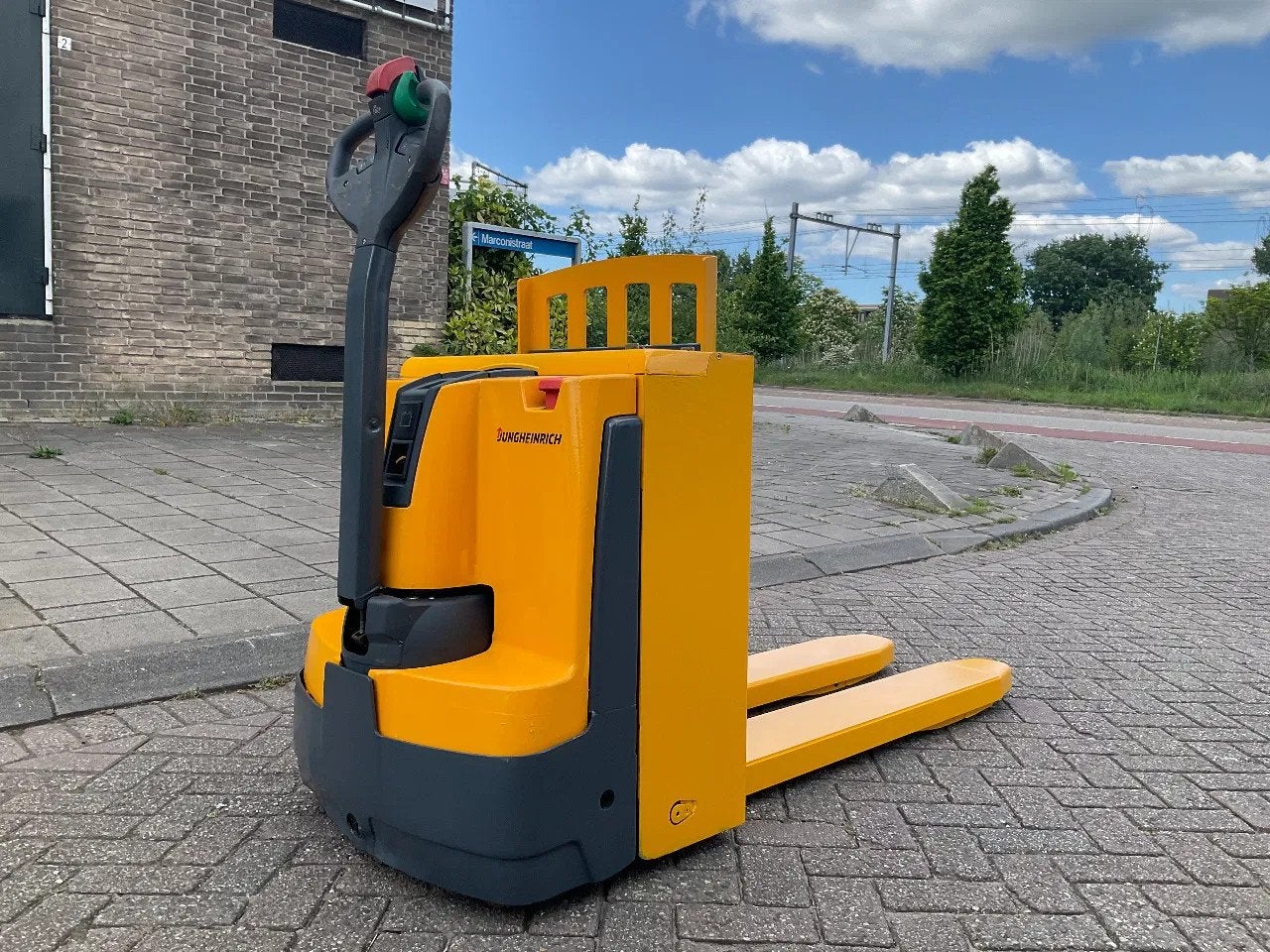 Jungheinrich EJE C20 2000KG 70CM STAPELAAR / HEFTRUCK, Stapelaar, Jungheinrich, Marconistraat 2
3133KL  Vlaardingen, NL, Yilmaz Heftrucks