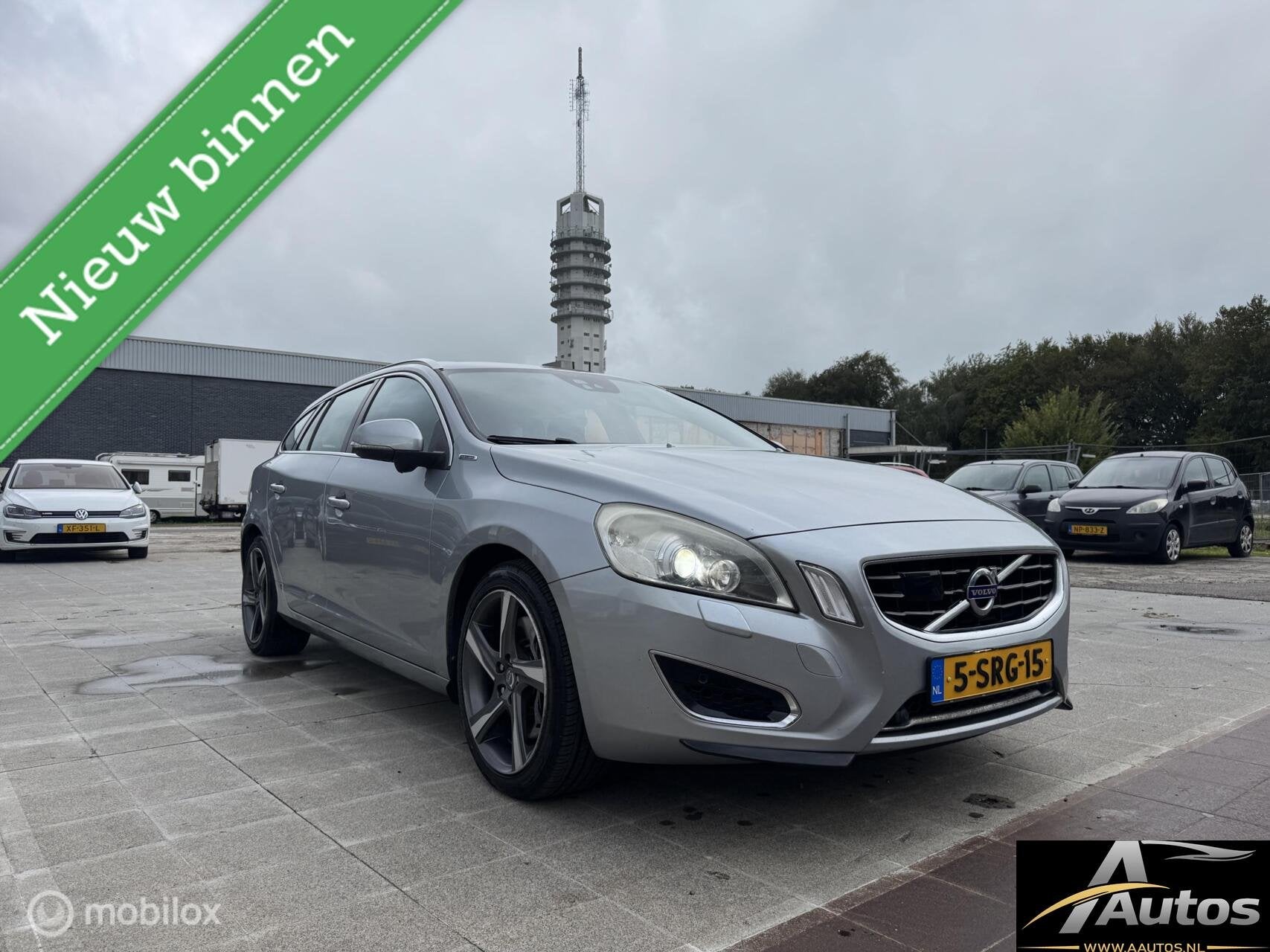 Volvo V60 2.4 D6 AWD Plug-In Hybrid | Pano | Leder, Automaat, Euro 5, 1848 kg, Automatische klimaatregeling