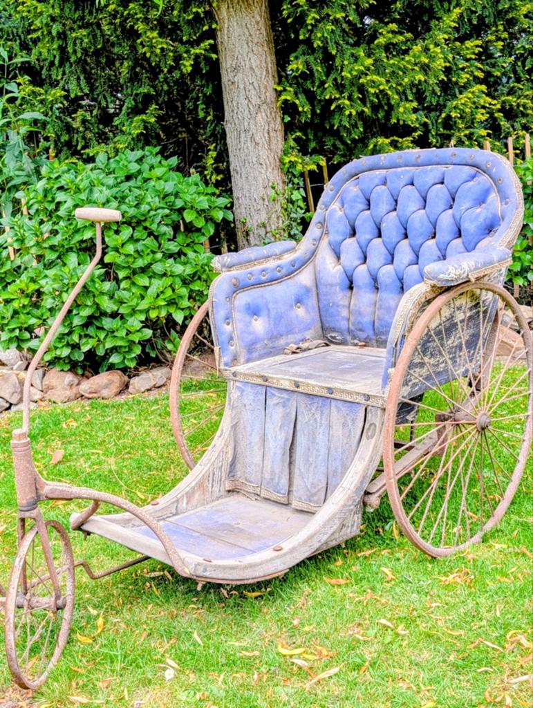 Antieke Victoriaanse bathchair/rolstoel, Ophalen