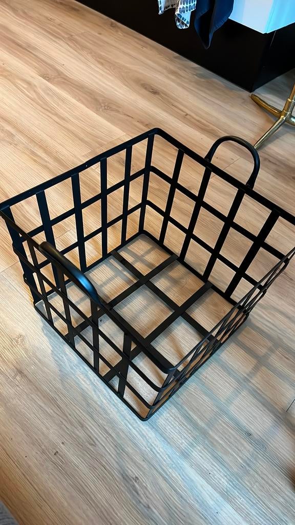 Industriele metalen mand, Huis en Inrichting, Woonaccessoires | Schalen en Manden, Ophalen, Zo goed als nieuw, Rond, Overige materialen
