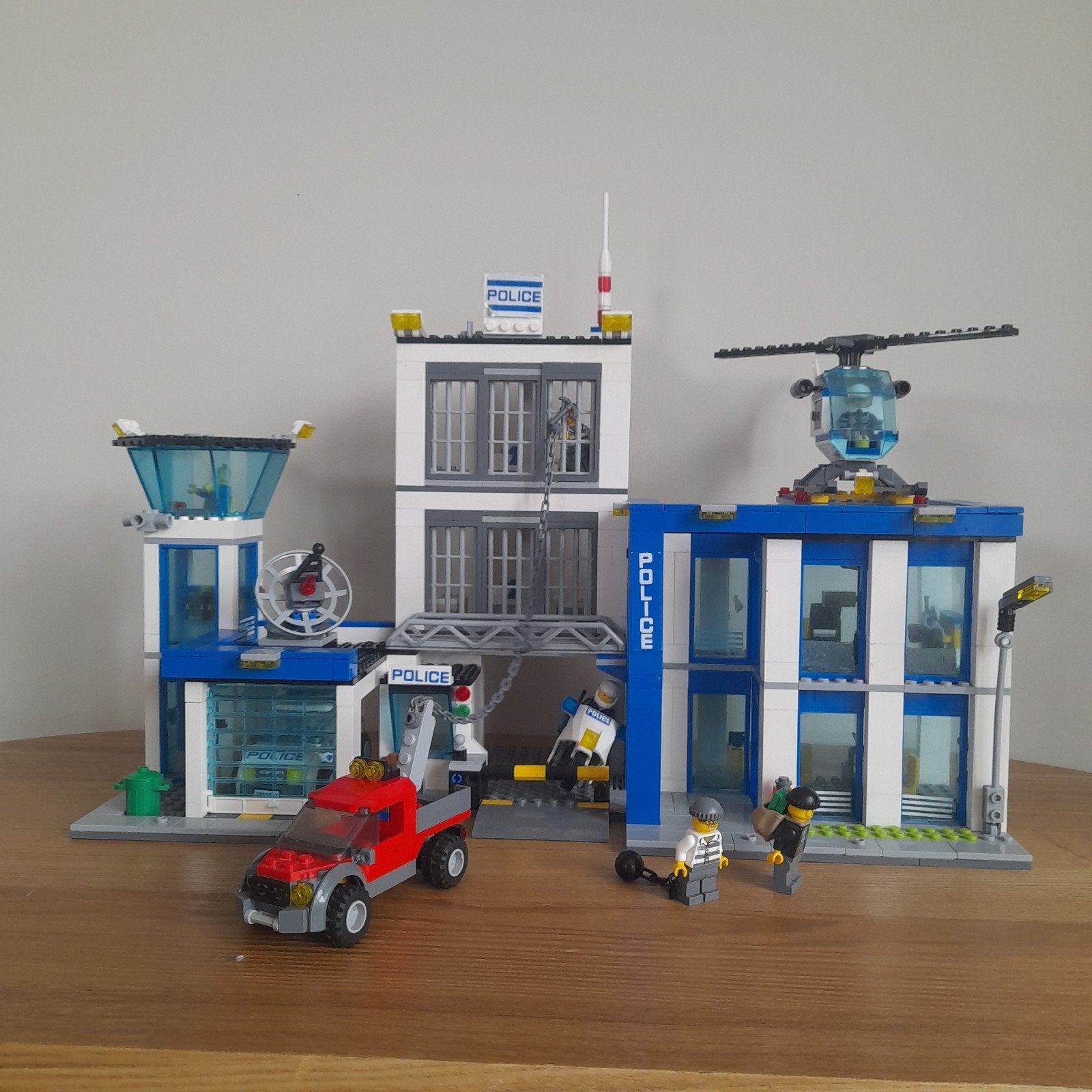 LEGO City Politiebureau met helikopter en voertuig, Ophalen of Verzenden, Gebruikt, Overige merken