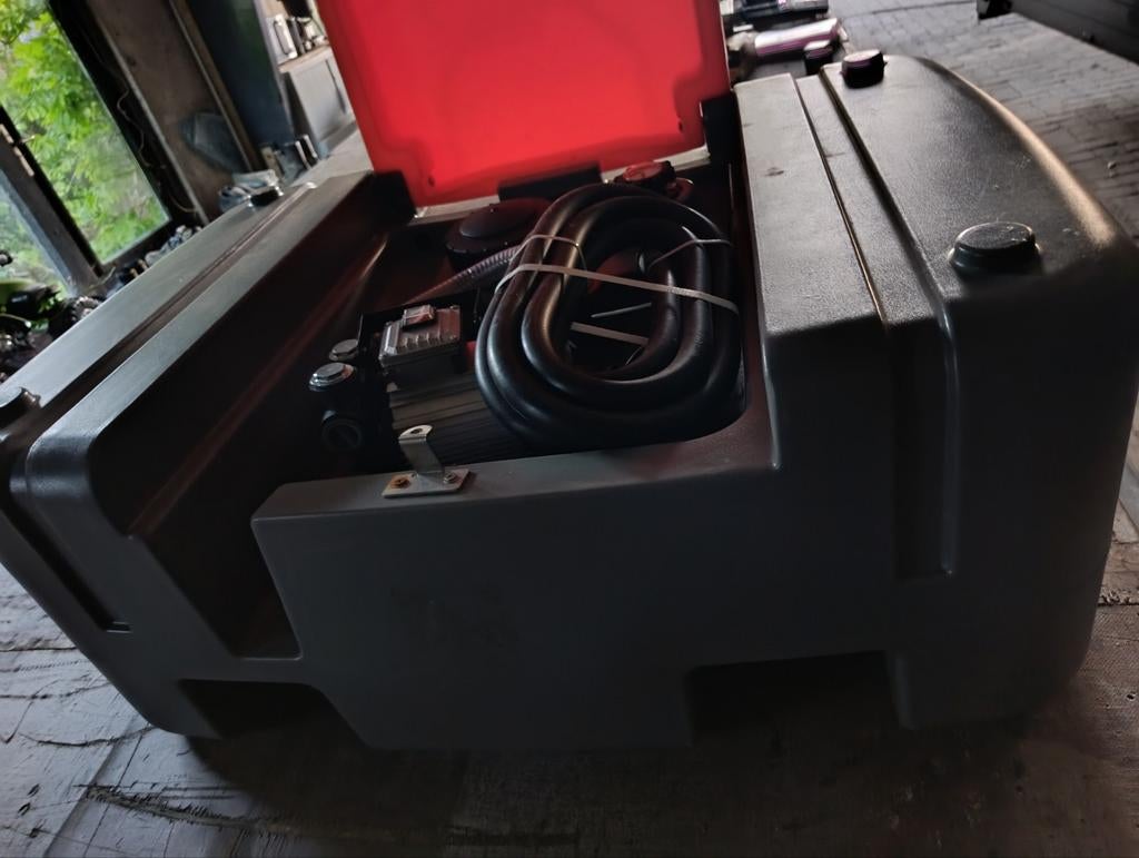 Mobiele dieseltank met pomp - 200 liter, Ophalen of Verzenden, Gebruikt