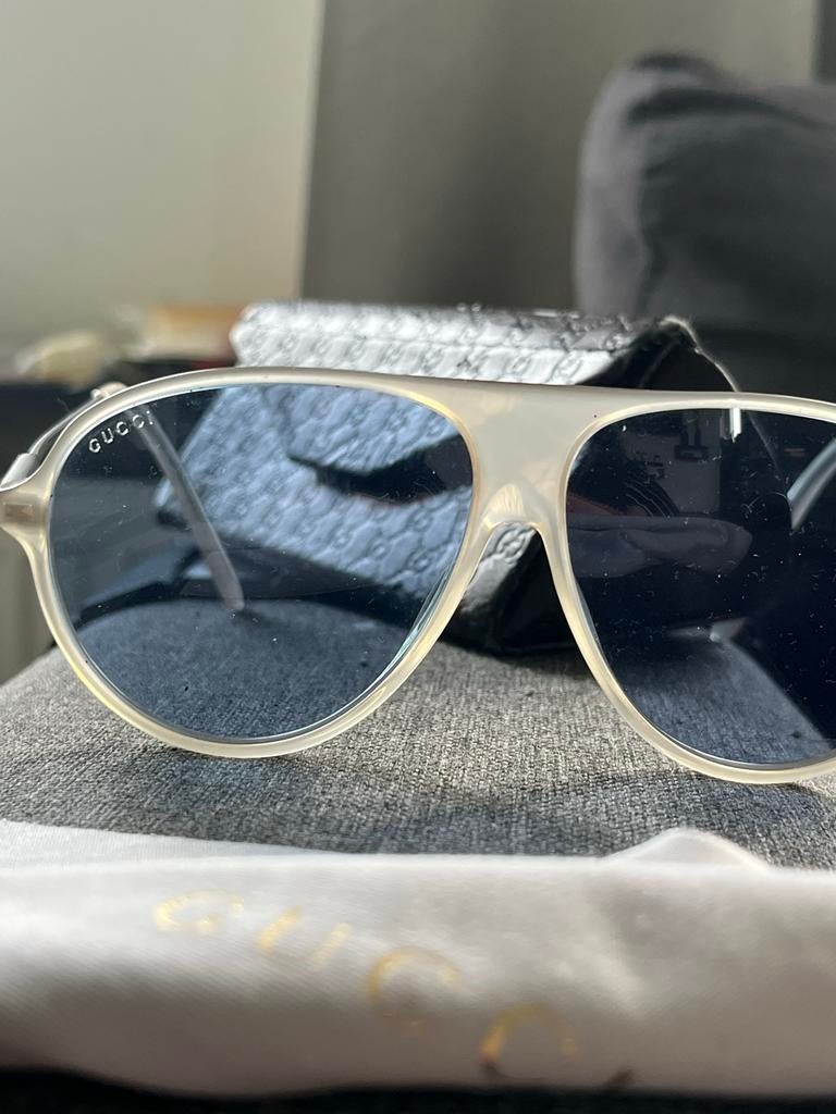 Gucci Zonnebril - Stijlvol en Tijdloos Design, Sieraden, Tassen en Uiterlijk, Overige merken, Zonnebril, Overige kleuren, Ophalen of Verzenden