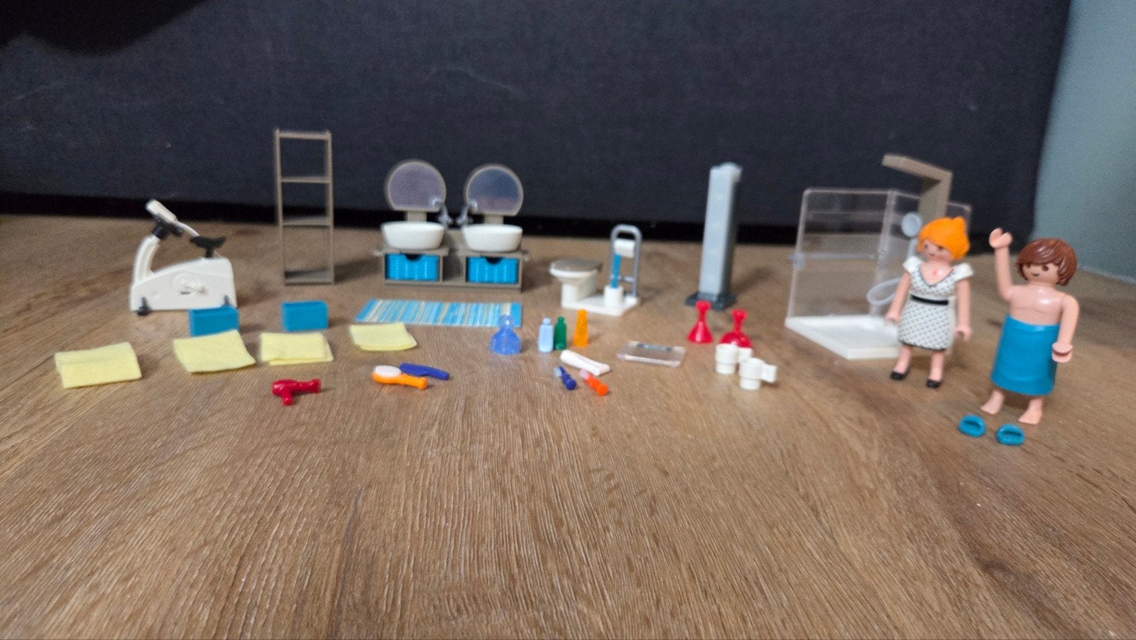 playmobil 9268 badkamer

leuke set, in nette staat. de roze, Ophalen of Verzenden, Zo goed als nieuw