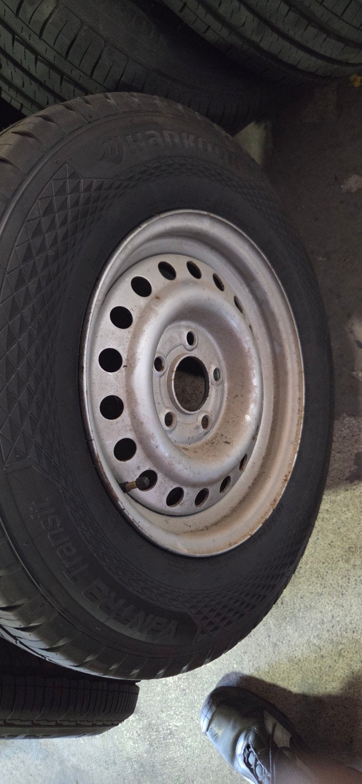 185R14C 102R Hankook vantra transit 850kilo draagvermogen, Ophalen, Zo goed als nieuw