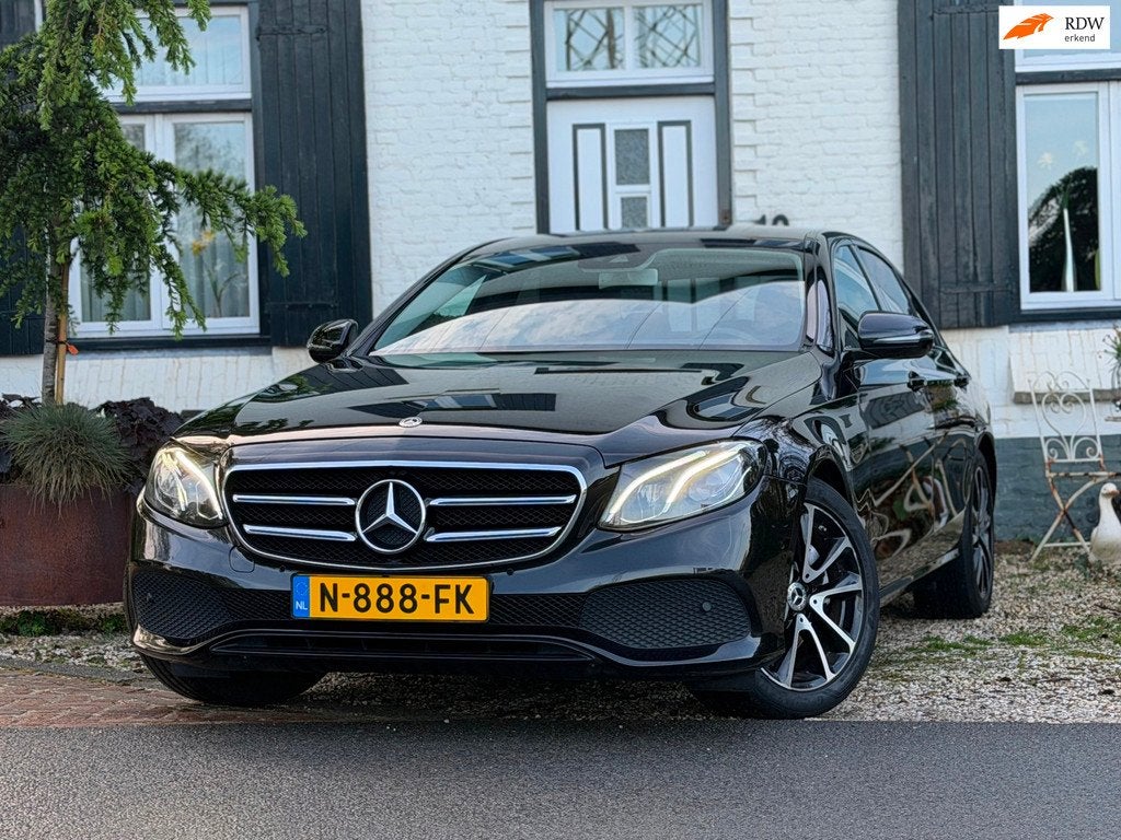 Mercedes-Benz E-klasse 200 Premium Plus|Widescreen|Sfeerverl, Auto's, Automaat, Achterwielaandrijving, Gebruikt, Euro 6
