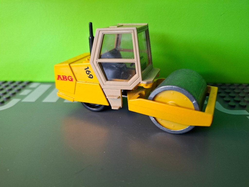 Siku 2014 - ABG PUMA 169 AV Street roller [geel] 1/55, Ophalen of Verzenden, Gebruikt, Overige typen