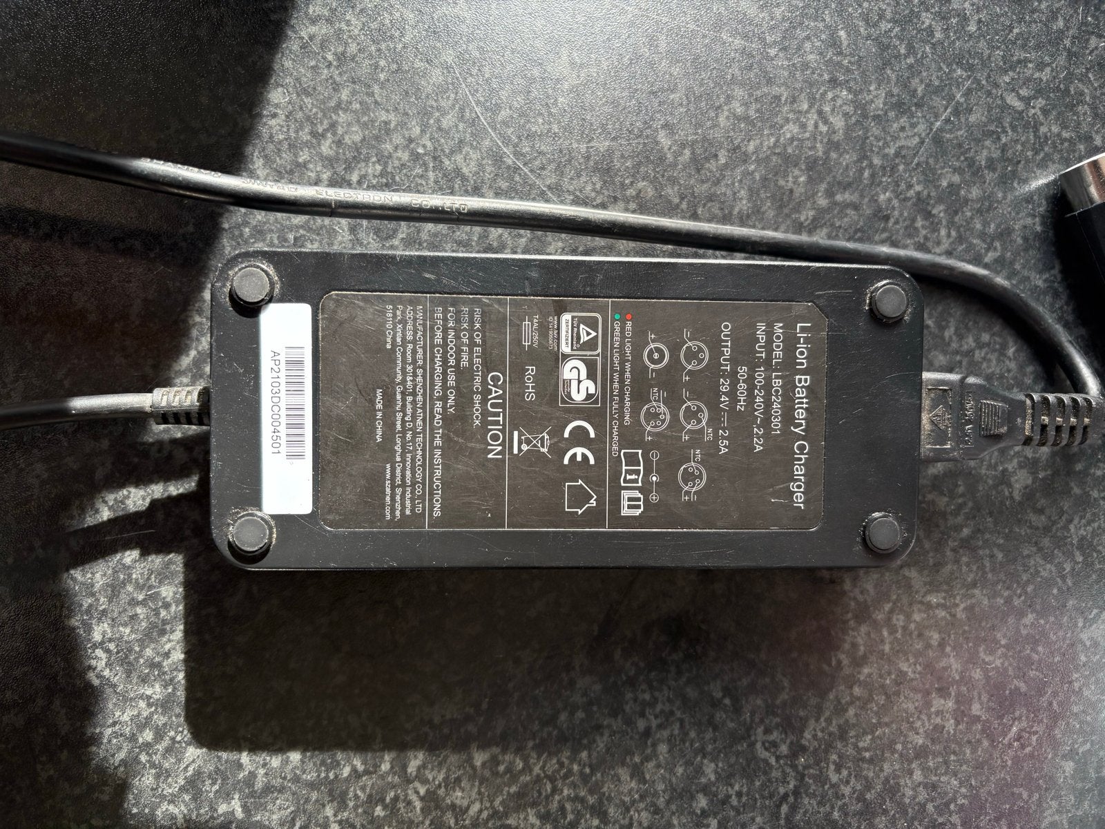 Giant LBC240301 Li-ion Acculader voor de 24 volt accu, Gebruikt