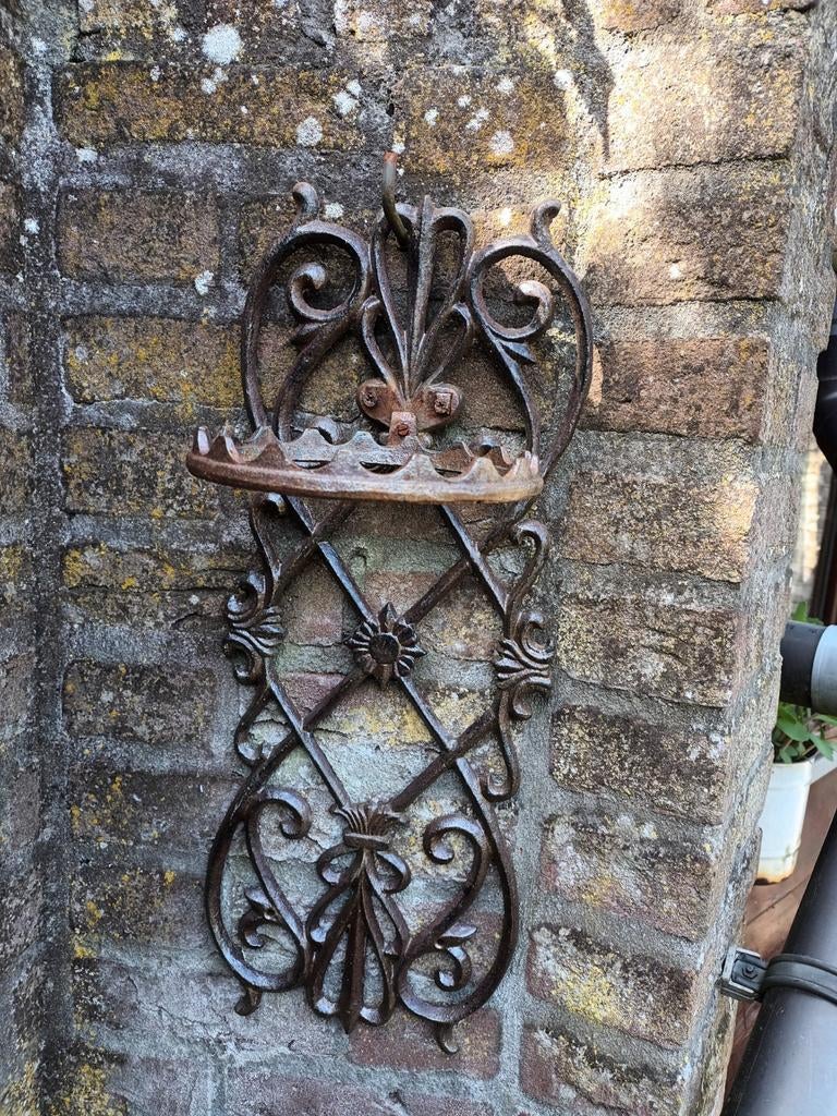 Metalen bloempot houder voor aan de muur, Ophalen, Rond, Metaal, Minder dan 40 cm