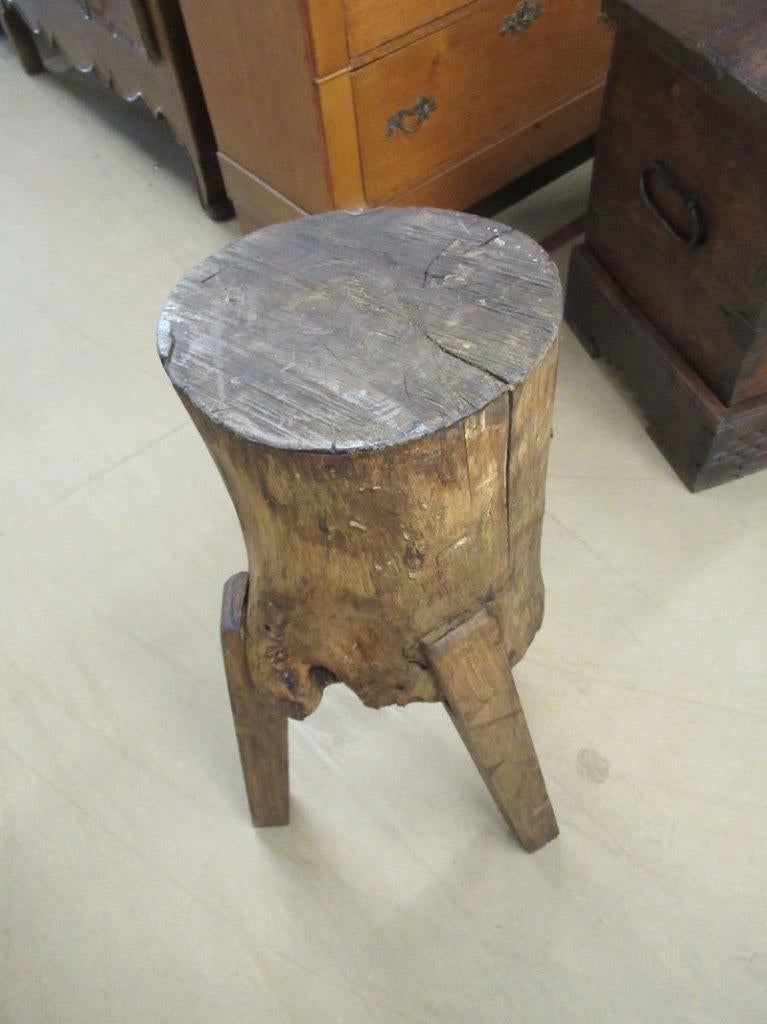 Oer 11779 antiek hakblok, hoogte 83 cm, Ophalen