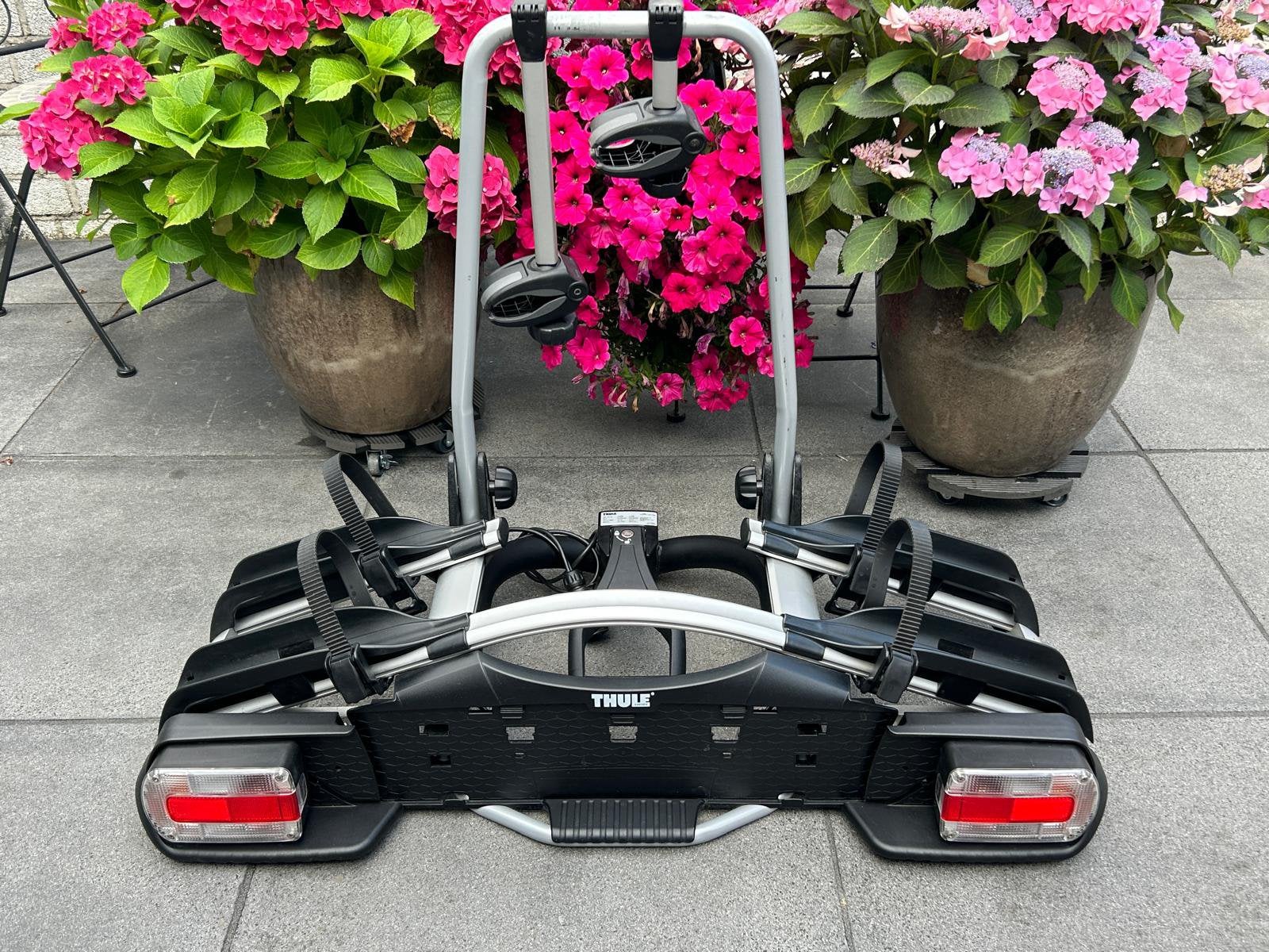 Thule EW G2 921 kantelbare fietsendrager voor twee fietsen, Ophalen, 2 fietsen, Zo goed als nieuw, Trekhaakdrager