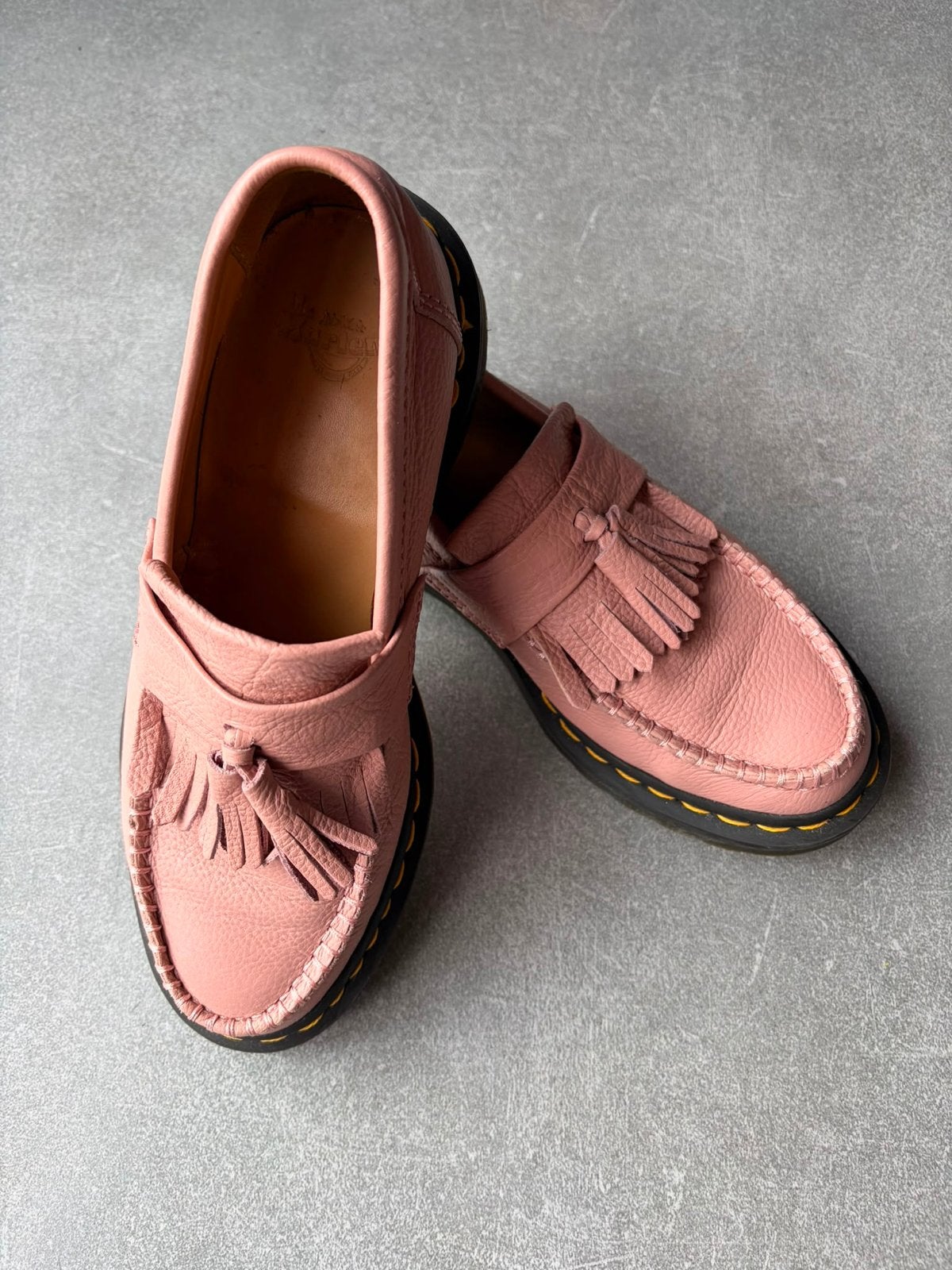Zo goed als nieuwe roze Dr. Martens loafers maat 38, Kleding | Dames, Schoenen, Ophalen of Verzenden, Zo goed als nieuw, Roze
