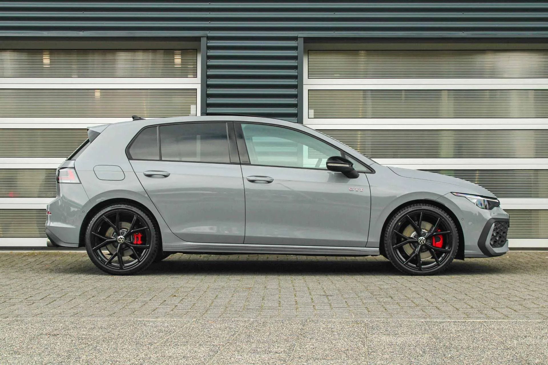 Volkswagen Golf GTI 2.0 TSI 265pk DSG (bj 2025, automaat), Gebruikt, Automatische klimaatregeling, 4 cilinders, 1984 cc