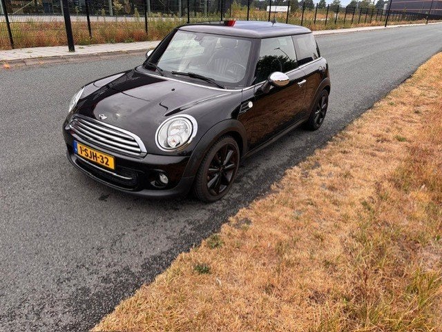 Te koop zeer nette Mini 1.6 ONE 2013 Zwart, Auto's, Mini, Voorwielaandrijving, Handgeschakeld, 19 km/l, Particulier