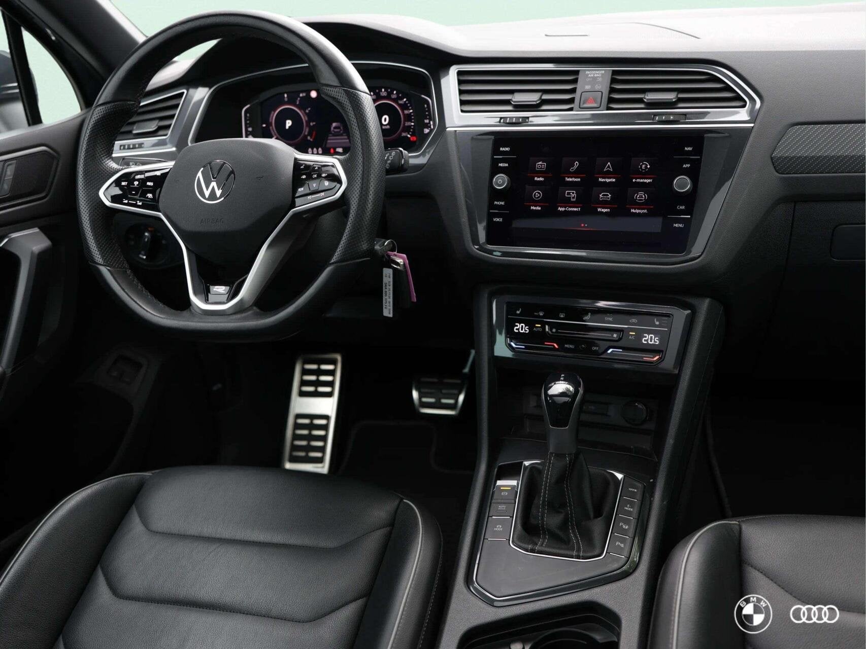 Volkswagen Tiguan 1.4 TSI eH R LINE / PANODAK / MEMORY / ACC, Auto's, 1716 kg, 1800 kg, 4 cilinders, Met garantie (alle)