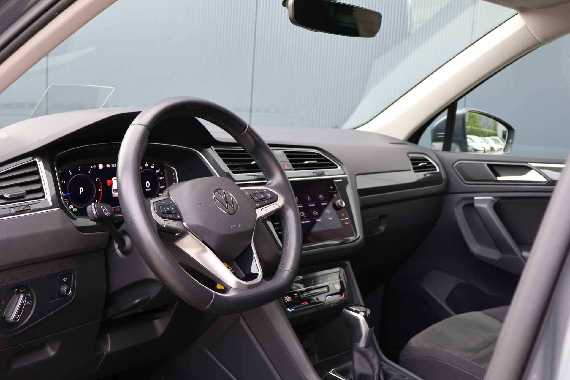 Volkswagen Tiguan 1.5 TSI Elegance 150pk Automaat | Panorama, Auto's, 4 cilinders, Automatische klimaatregeling, SUV of Terreinwagen