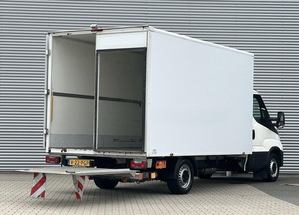 Iveco Daily 35S16V 2.3 410 Bakwagen met laadklep automaat, Auto's, Automaat, Gebruikt, Euro 6, Iveco
