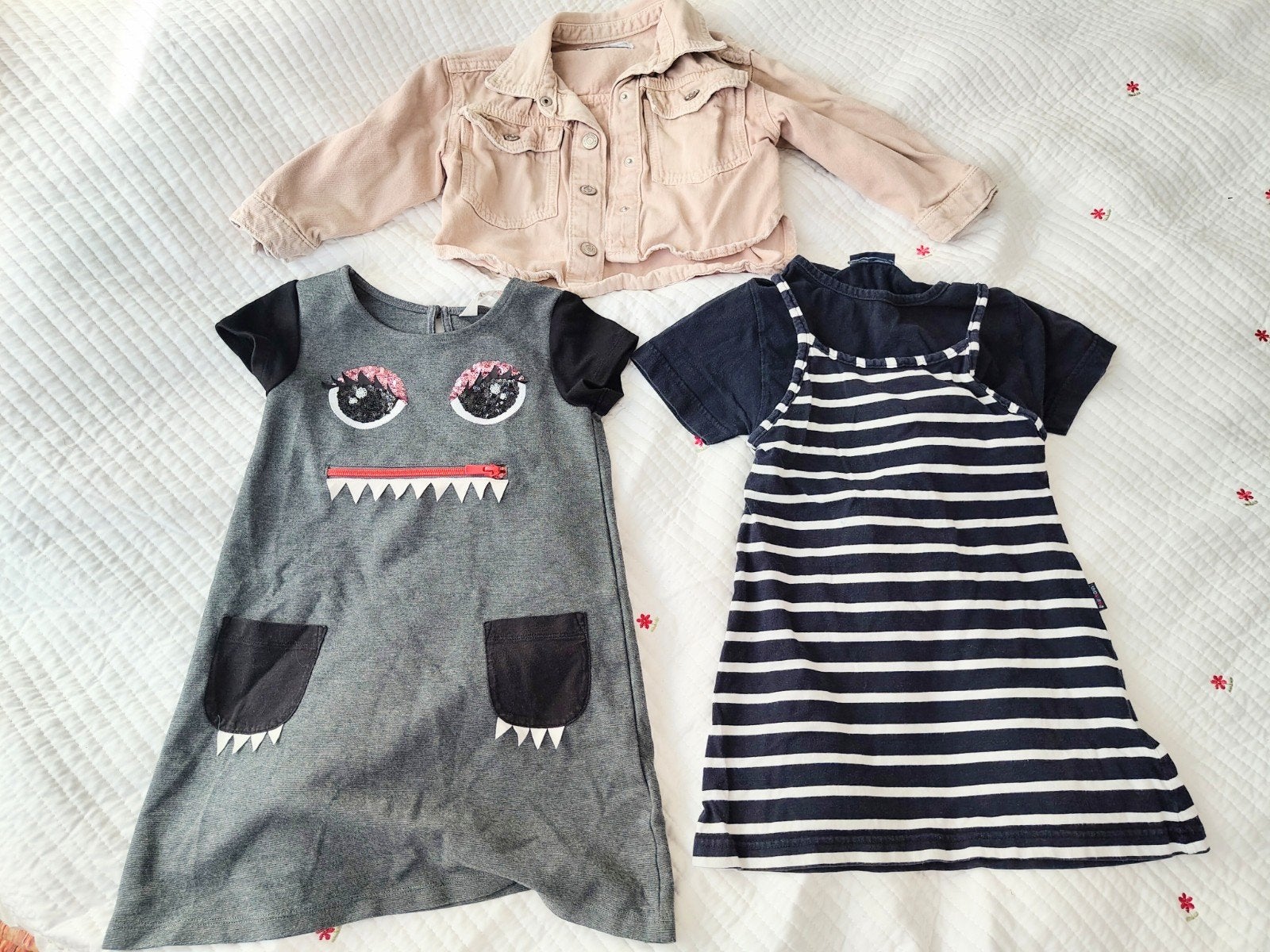 Bundel 2 jurken, denim jas en korte broek 5-6 jaar, Ophalen of Verzenden, Gebruikt, Meisje, Setje