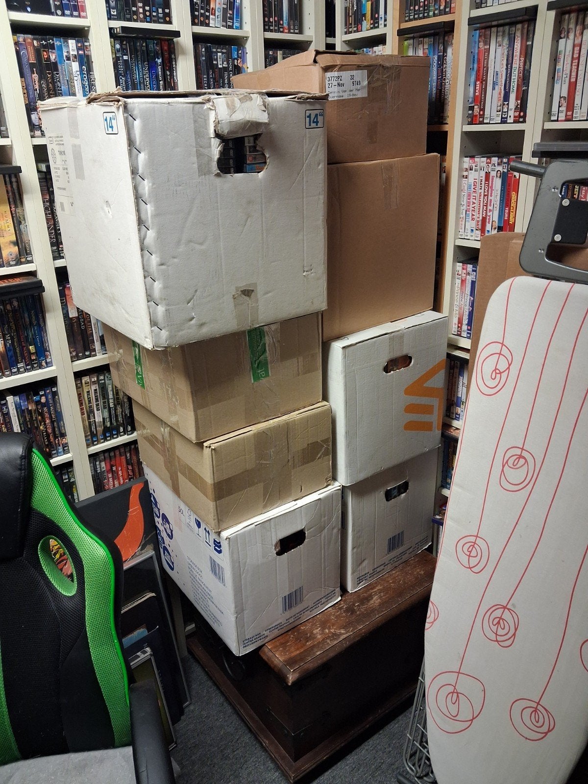 Ruim 800 dvds, Alle leeftijden, Ophalen, Zo goed als nieuw