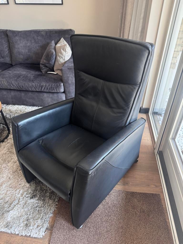 Sta op stoel - Zwart leer, Elektrisch - Prominent, Huis en Inrichting, Stoelen, Ophalen, Zwart, Leer, Zo goed als nieuw